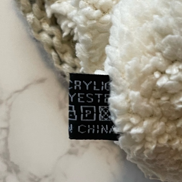 UGG Knit Toboggan Winter Hat - White w/ flecks of blue, brown - Picture 9 of 10